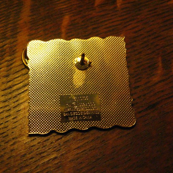 Atlanta GA Olympics 1996 Eagle Snacks Lapel Pin - Picture 3 of 4